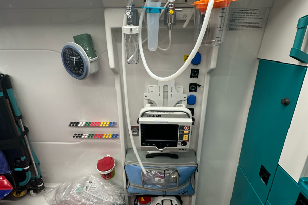 Mercedes Sprinter 417 Ambulance 01